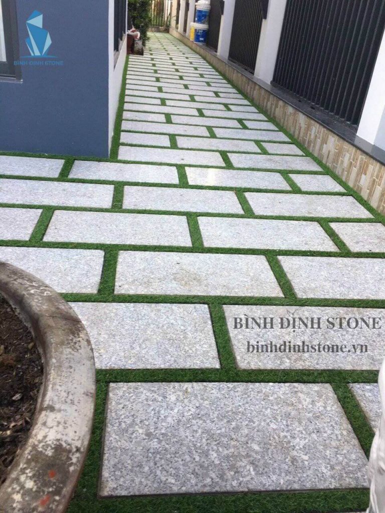 Đá trắng suối lau lát sân vườn biệt thự - đá granite Bình Định chống trơn, bền đẹp