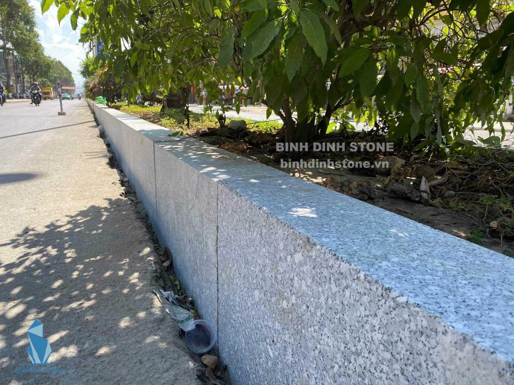 Đá granite Trắng Suối Lau lát viền bó vỉa vỉa hè Bình Định Stone