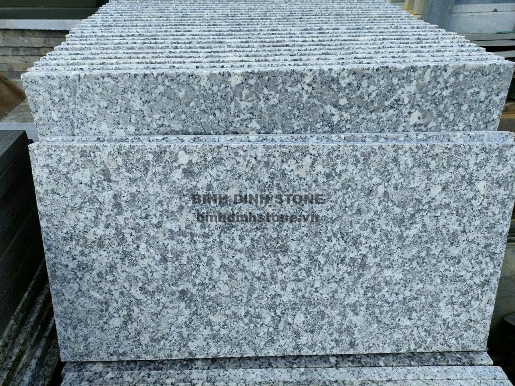 Vân đá granite trắng Suối Lau Bình Định đặc trưng